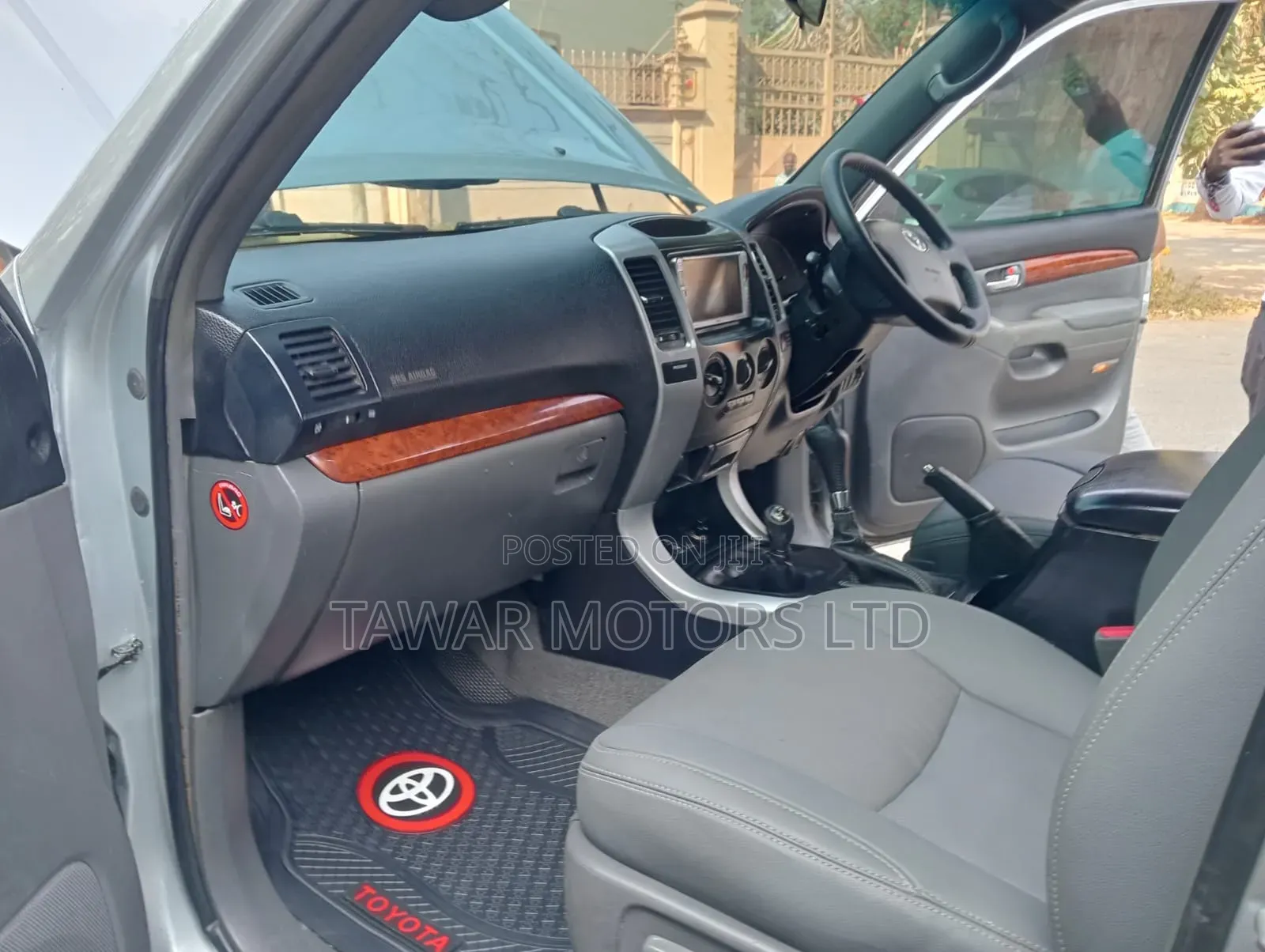 Toyota Land Cruiser 2006 Silver