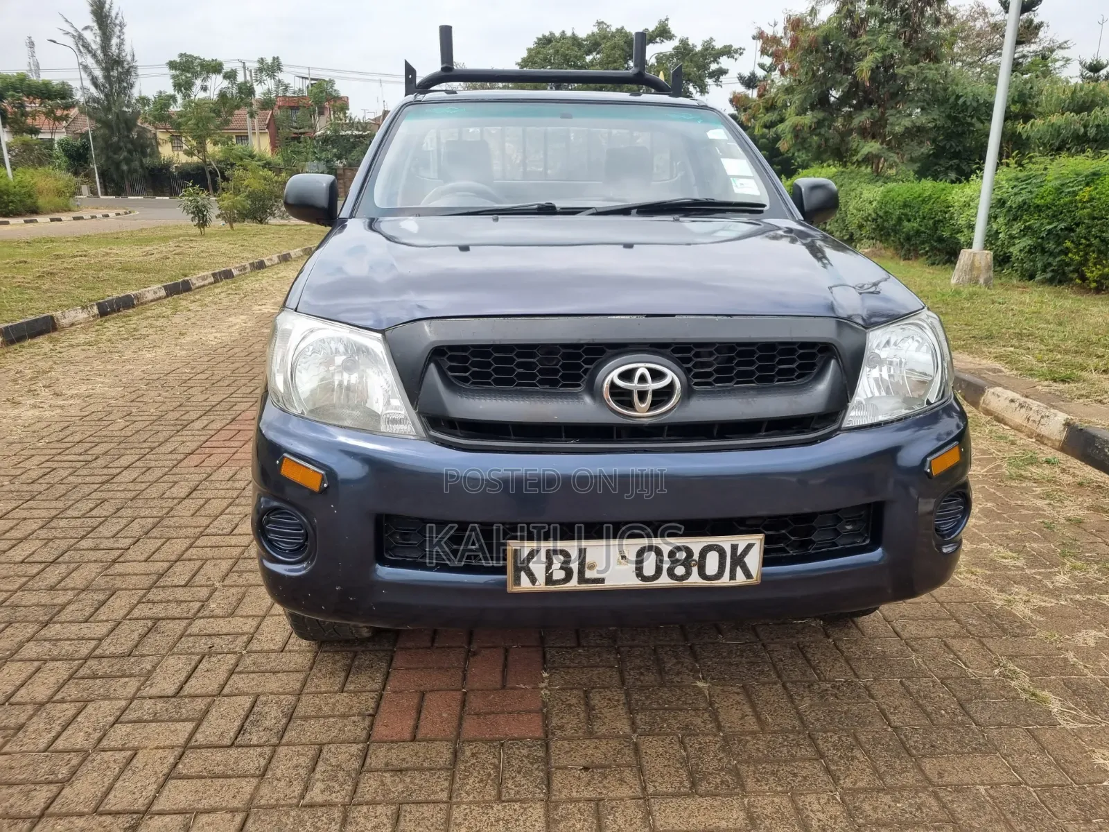 Toyota Hilux 2010 Blue