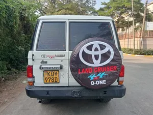 Toyota Land Cruiser 2008 White
