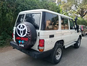 Toyota Land Cruiser 2008 White