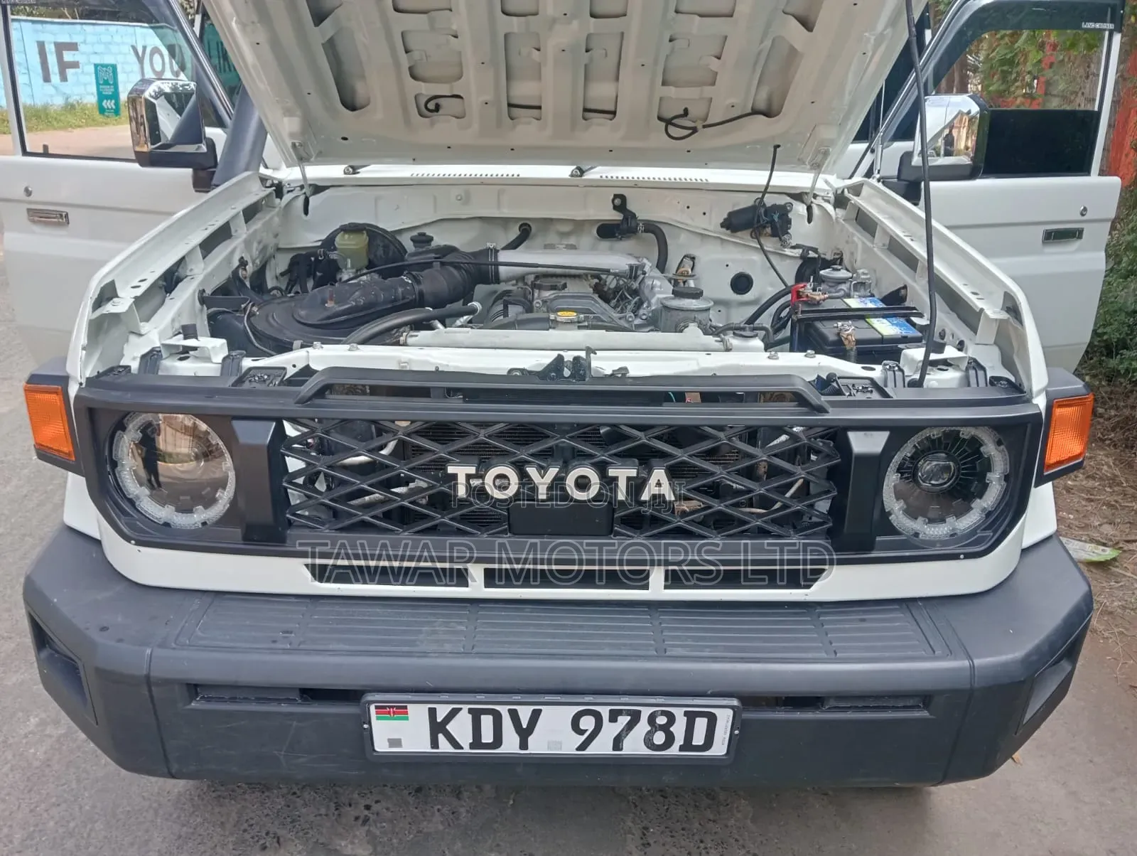 Toyota Land Cruiser 2008 White