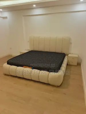 6x6 Bubble Bed Off White Tufted Upholstery