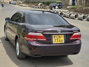 Toyota Crown 2010 Purple