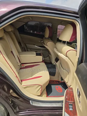 Toyota Crown 2010 Purple