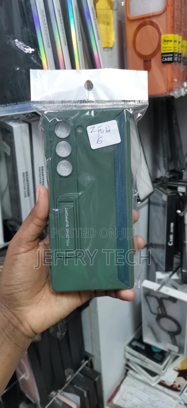 Samsung Galaxy Z Fold 6 Features an Integrated Folding Support Case