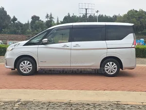 Nissan Serena 2017 Silver