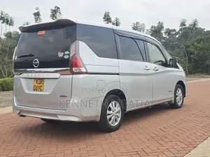 Nissan Serena 2017 Silver