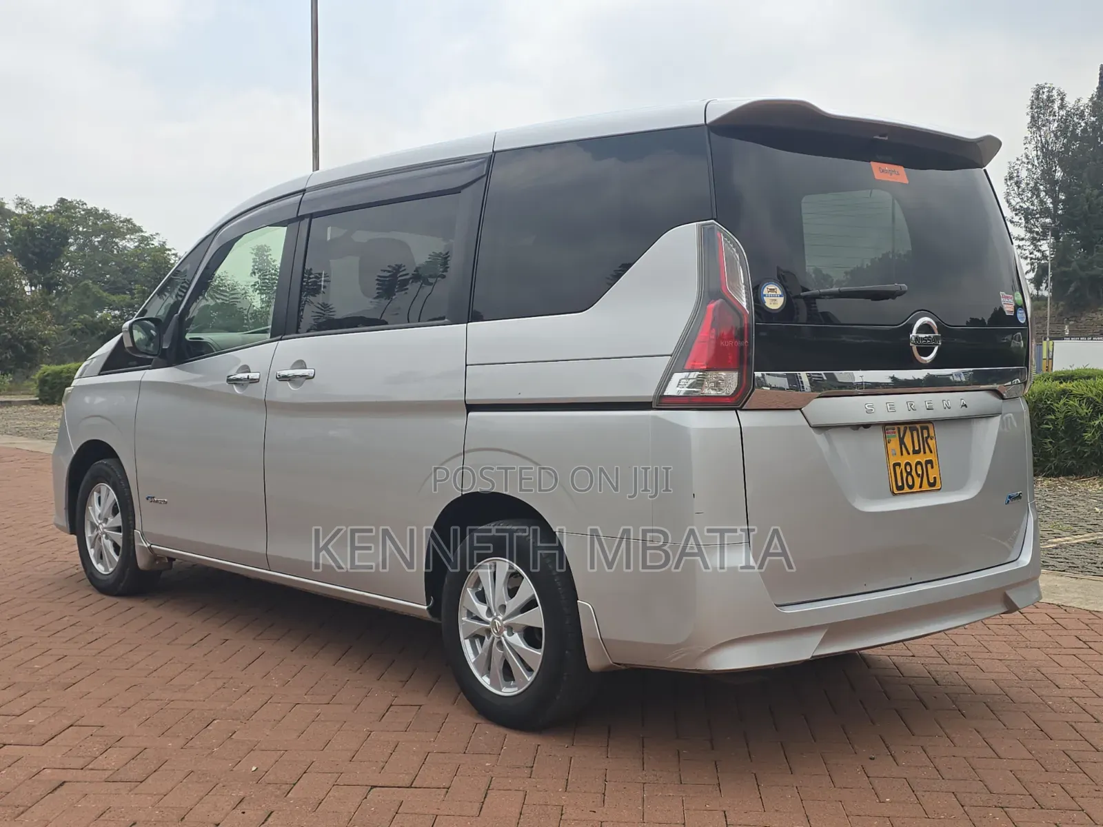 Nissan Serena 2017 Silver