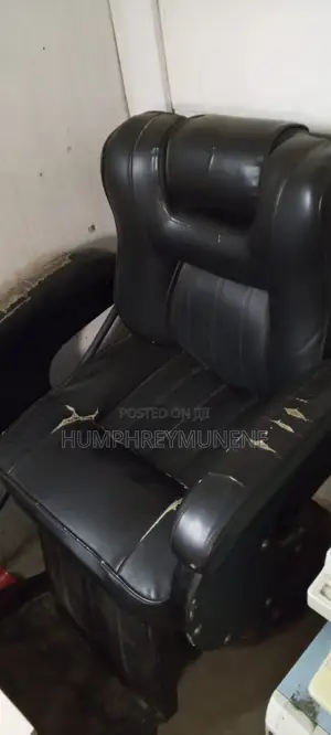 Kinyozi Barber Chairs