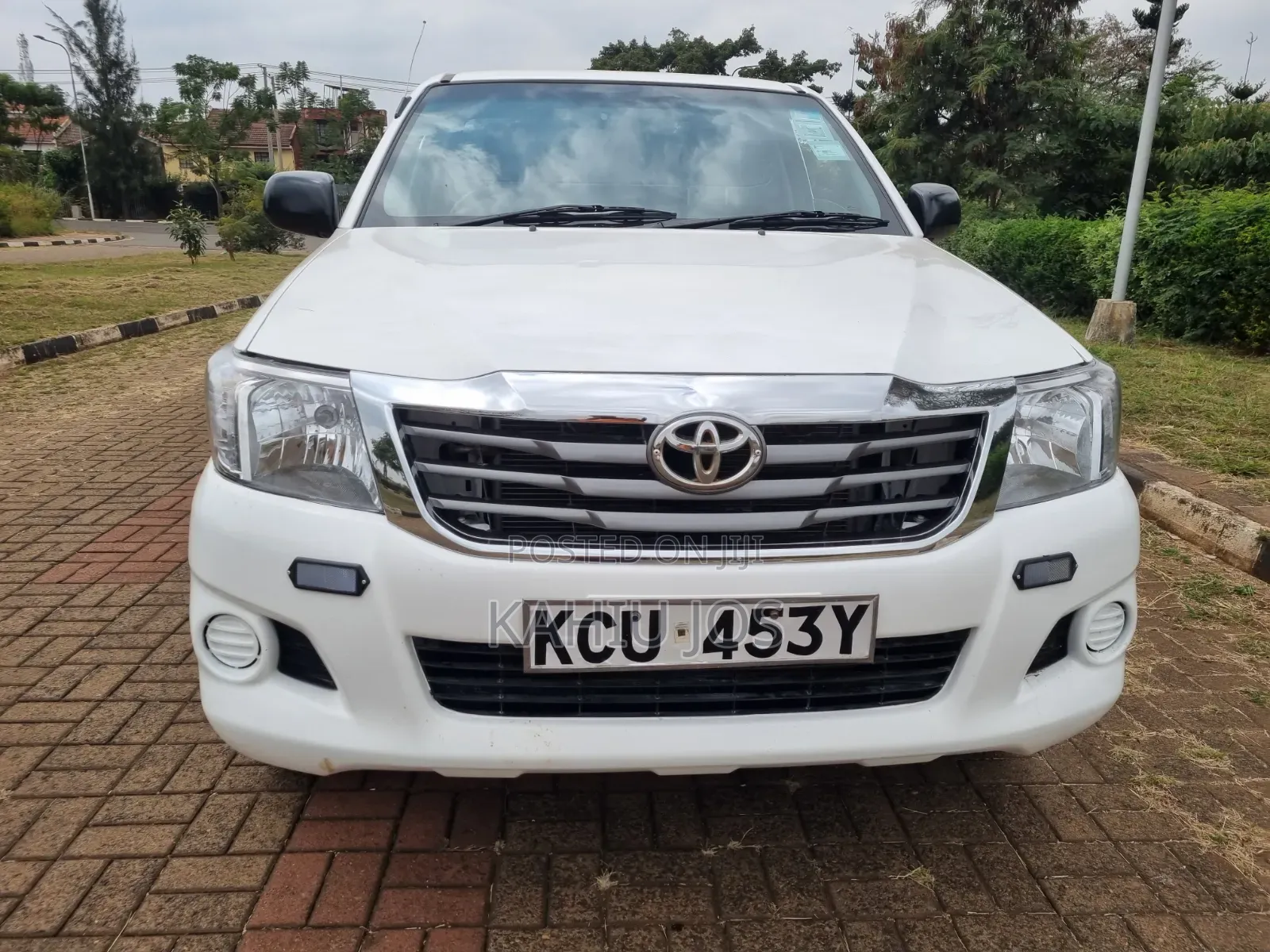 Toyota Hilux 2012 White