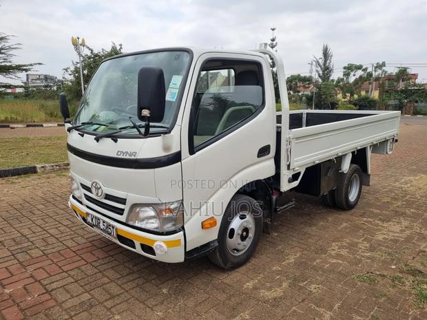 Toyota Dyna Double - thumbnail 2
