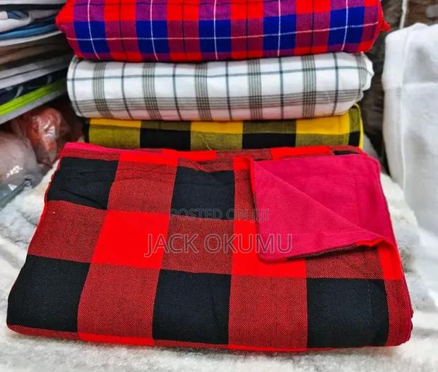 Maasai Fleece Blankets - thumbnail 2