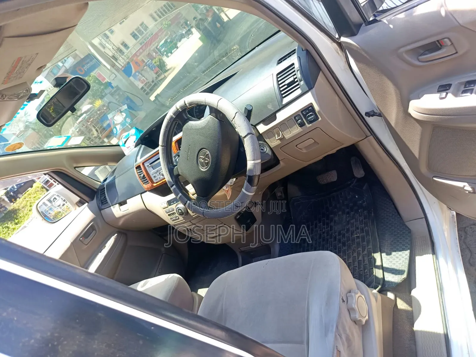 Toyota Noah 2006 White