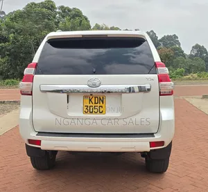 Toyota Land Cruiser Prado 2016 White