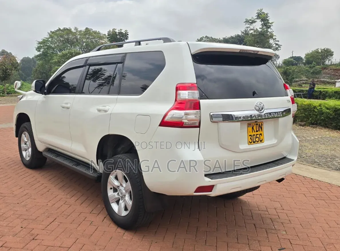 Toyota Land Cruiser Prado 2016 White