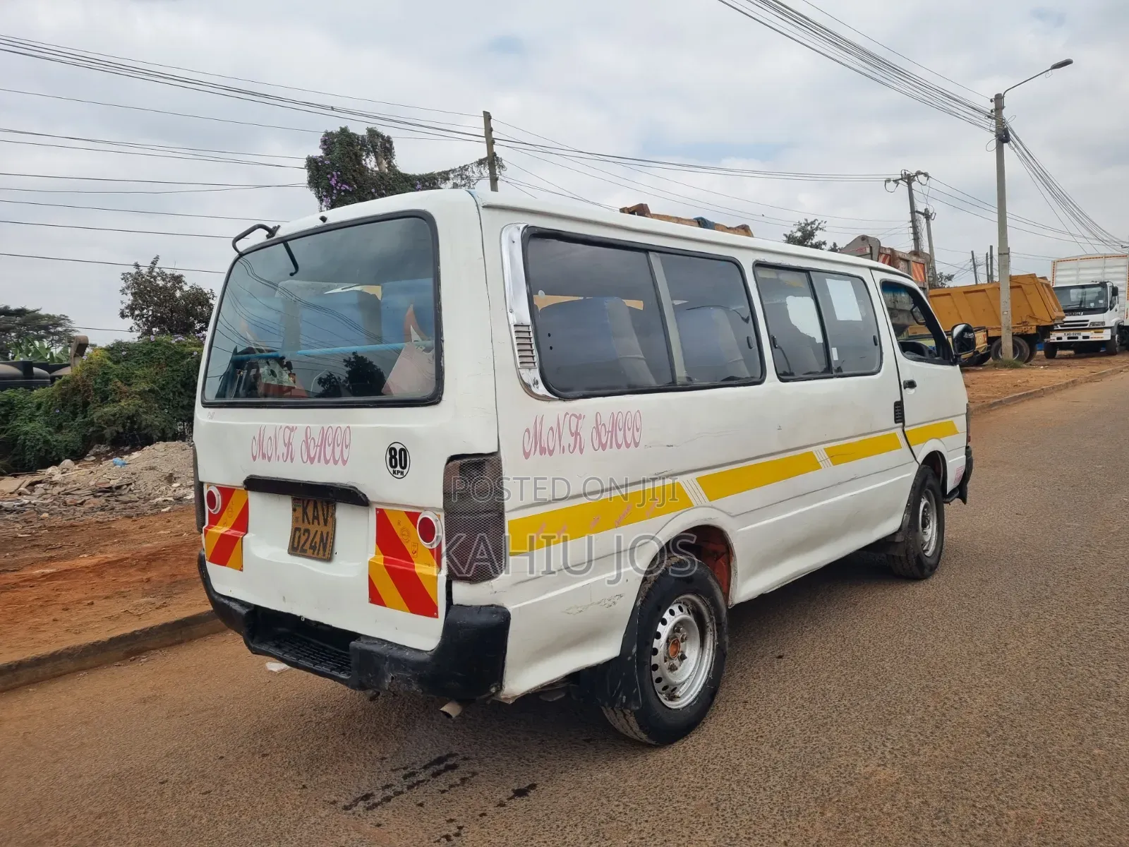 Toyota HiAce 2000 White