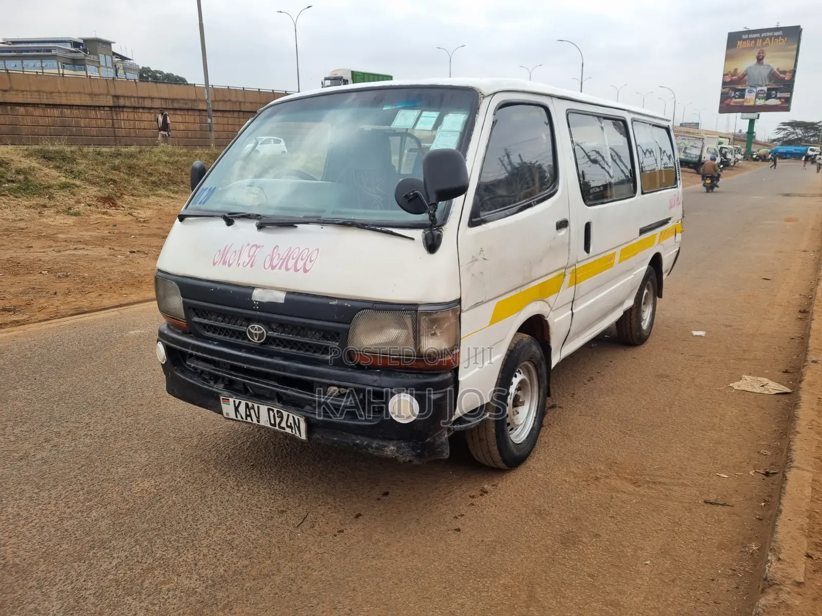 Toyota HiAce 2000 White