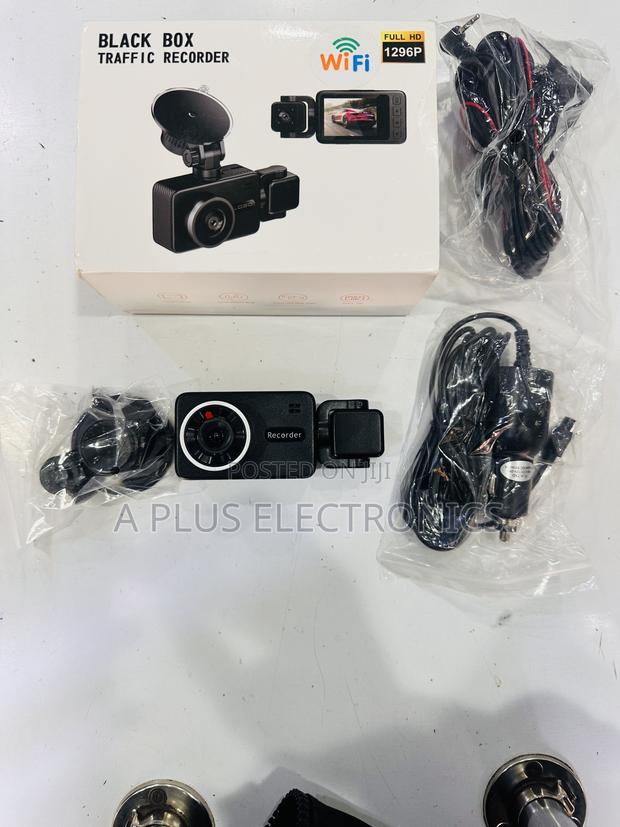 Blackbox Dash Camera 3 Lens S23 Full HD Front Inside Rear