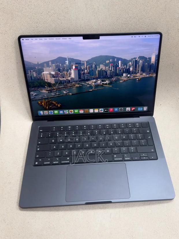 Laptop Apple MacBook Pro 2023 M3 Pro 18GB Apple M3 Pro SSD 512GB - main view