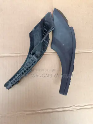 Windscreen Finisher/ Mirror Rubber Premio 260
