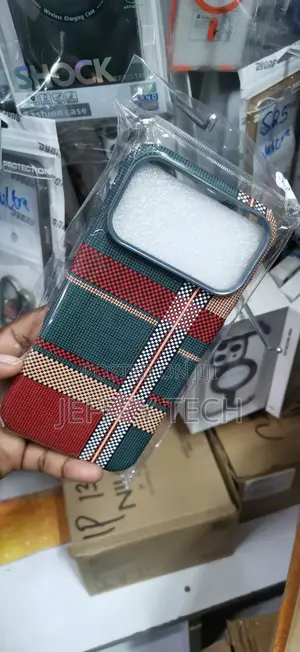 LUXO / Free Air Carbon Classic Tribal Plaid Phone Case