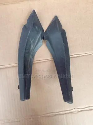 Windscreen Finisher/ Mirror Rubber Atenza