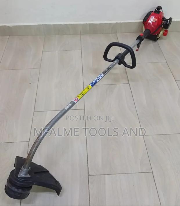 Shindaiwa Petrol Grass Trimmer - main view