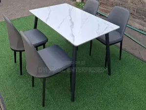 Modern 4 Sitter Executive Top Glass Dinning Table