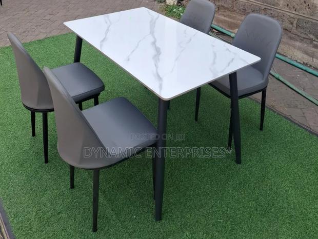 Modern 4 Sitter Executive Top Glass Dinning Table