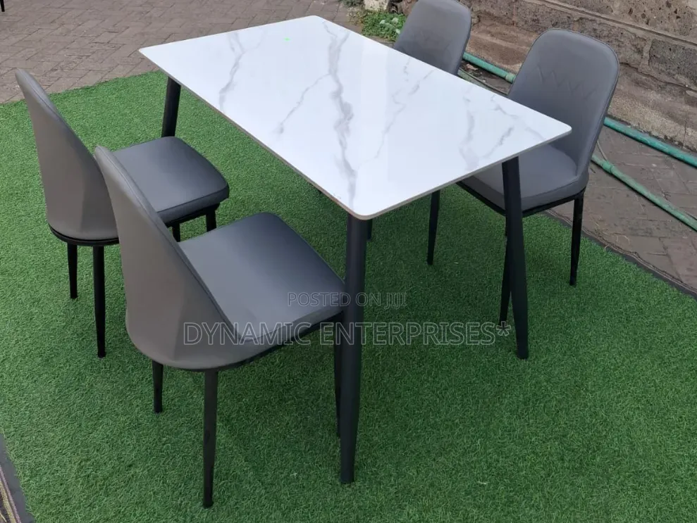 Modern 4 Sitter Executive Top Glass Dinning Table