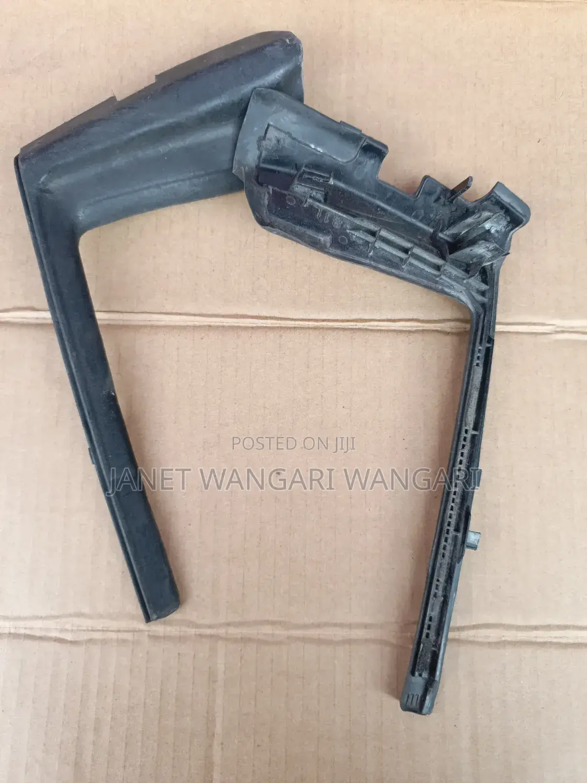 Windscreen Finisher/ Mirror Rubber Vitz 2015