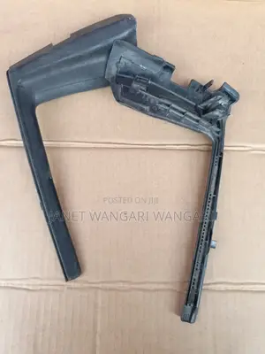 Windscreen Finisher/ Mirror Rubber Vitz 2015