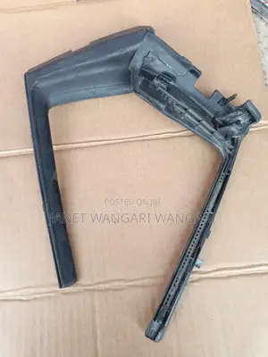 Windscreen Finisher/ Mirror Rubber Vitz 2015