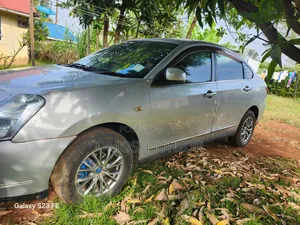 Nissan Bluebird 2010 Gray