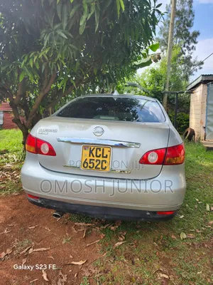Nissan Bluebird 2010 Gray