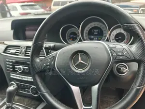 Mercedes-Benz C180 2014 Black