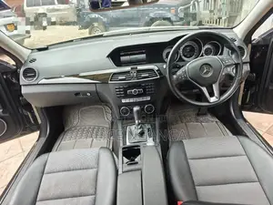 Mercedes-Benz C180 2014 Black