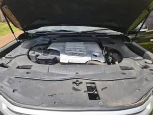 Toyota Land Cruiser 4.6 V8 ZX 2017 Black
