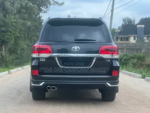 Toyota Land Cruiser 4.6 V8 ZX 2017 Black