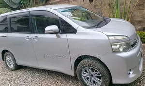 Toyota Noah 2013 Silver
