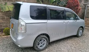 Toyota Noah 2013 Silver