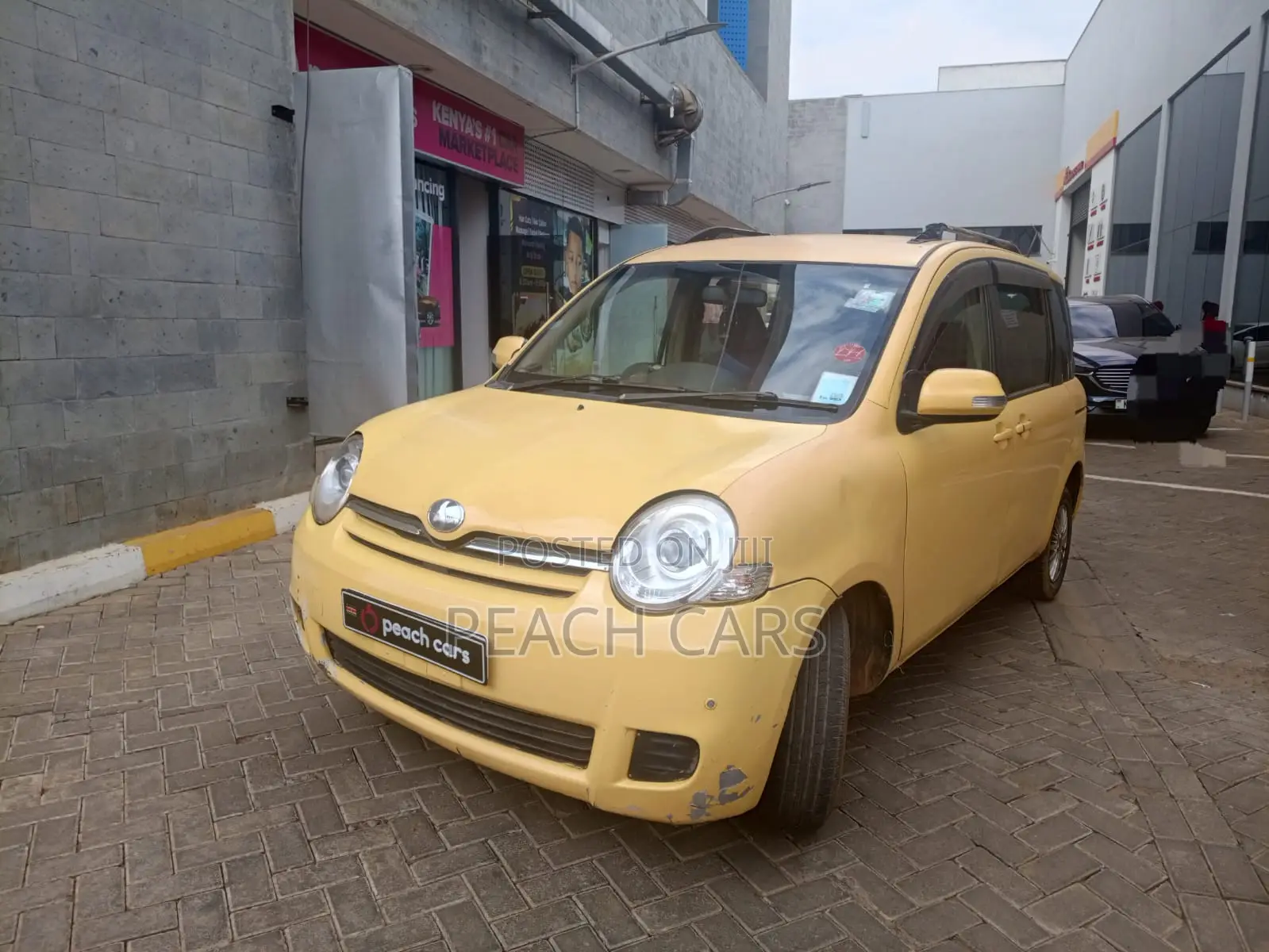 Toyota Sienta 2015 Yellow