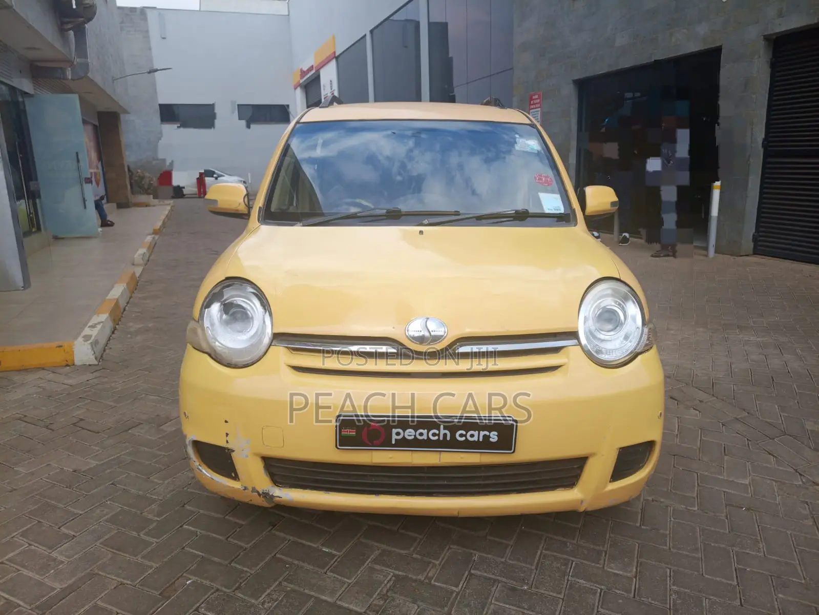 Toyota Sienta 2015 Yellow