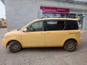 Toyota Sienta 2015 Yellow