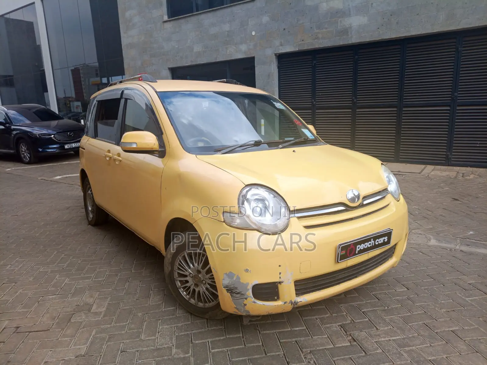 Toyota Sienta 2015 Yellow