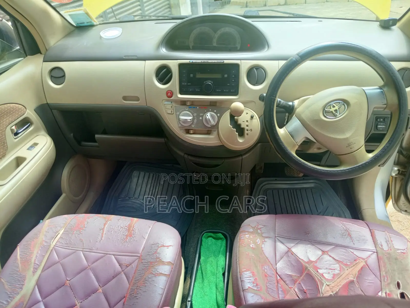 Toyota Sienta 2015 Yellow