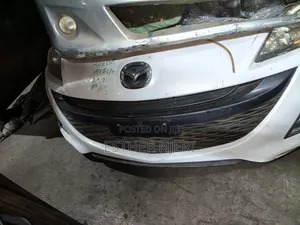 Mazda Axela 2012 Nosecut