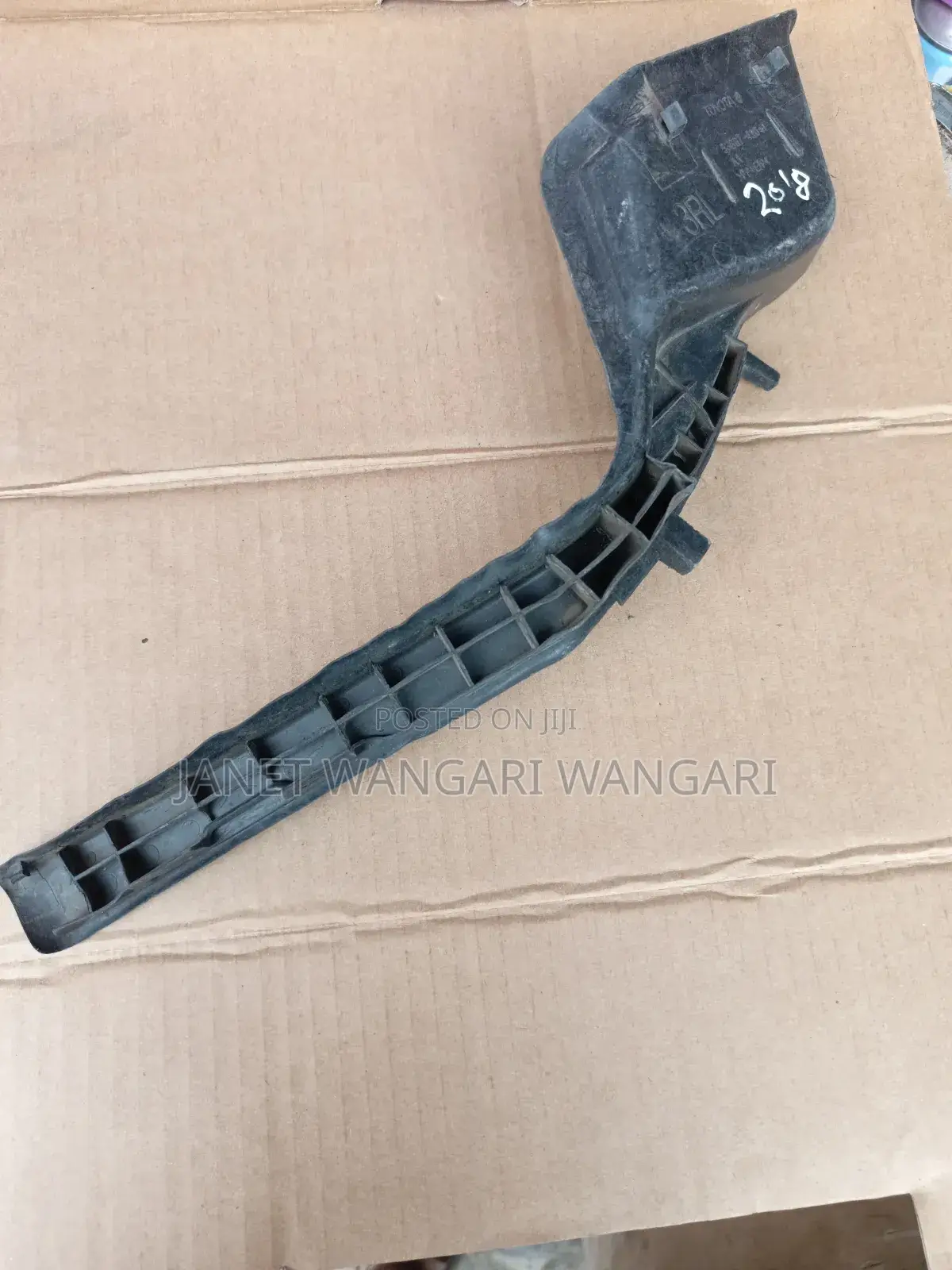Windscreen Finisher/ Mirror Rubber Rav4 2018