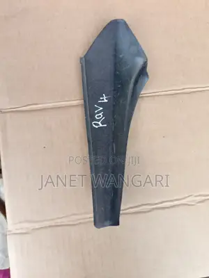 Windscreen Finisher/ Mirror Rubber Rav4 2015