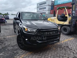 Toyota Hilux 2022 Black